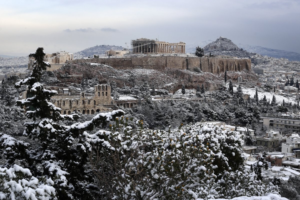 Snowfall in the centre of Athens Jan. 10, 2016. / Χιονόπτωση στο κέντρο της Άθηνας, Ιανουάριος 10, 2016.